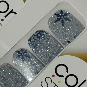 New Color Street “Ice Ice Maybe” Icy Blue Glitter Snowflake Design Nail Strips